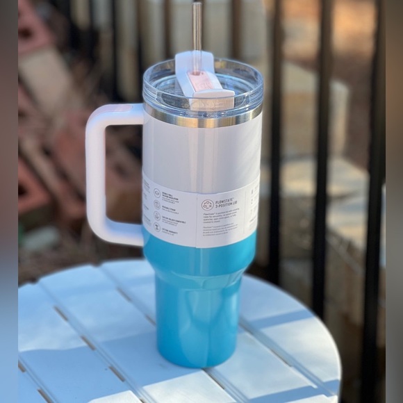 🎉LAST CHANCE🎉 NWT Stanley 40 oz. Quencher H2.0 FlowState Tumbler Pool Ombre - Picture 3 of 6
